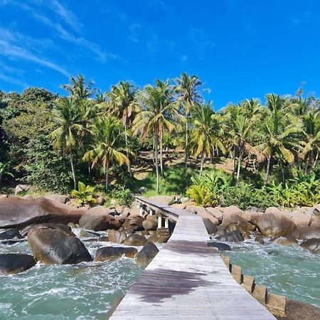 Elephant Guesthouse Beira Mar - Suites Com Cafe Da Manha Ilhabela Ngoại thất bức ảnh